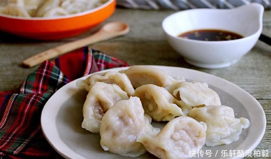  大年初一吃饺子，初二讲究吃什么寓意顺顺利利，牢记老传统