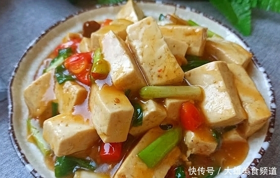 春天多吃豆腐,炒一大盘也就几块钱,解馋下饭有营养,减脂又补钙