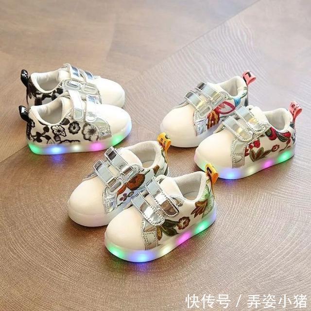 孩子|8种凉鞋被列入“黑名单”,娃穿了易O型腿、足外翻,家长别买了