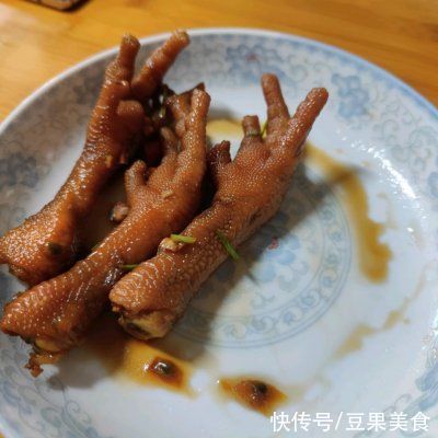 酸辣鸡爪走起，简单又好吃，吃货来收藏哦