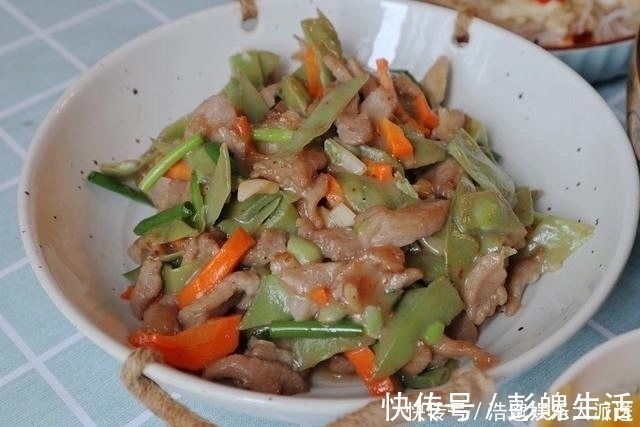 母子|母子2人的午餐,2菜1汤有肉有海鲜,成本不到15元,居家饭菜