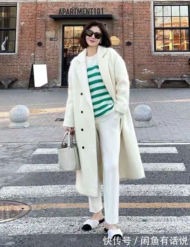 穿搭|怪不得女人都不穿打底裤了,今年流行“牛奶裤”,配大衣好时髦