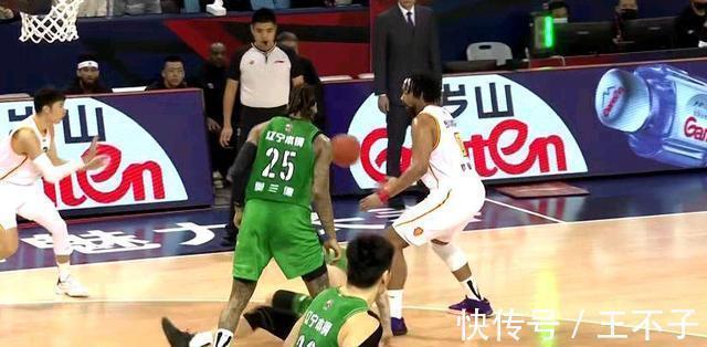 辽宁队|单节狂砍14分!郭艾伦爆发率队逆转,福格15+4,莫兰德霸气证明