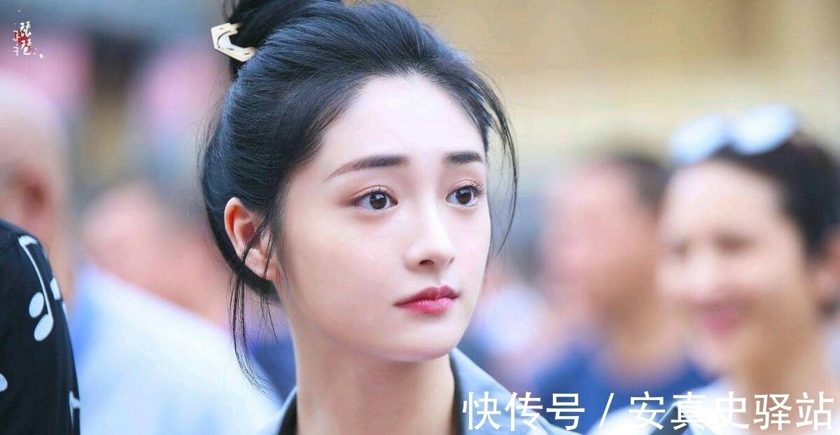 周洁琼唱歌跑调、舞蹈拉垮背后，讽刺了多少“全能艺人”的梦？