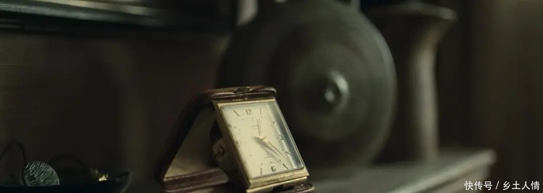 忧伤|石黑一雄《莫失莫忘》:短暂一生的三角感情戏,夹杂淡淡的忧伤