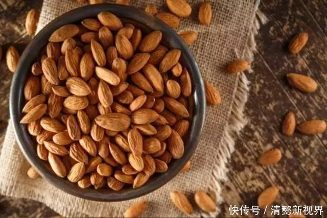 杏仁|营养师建议皮肤差的女人,可以多吃这10种食物,越吃越美!