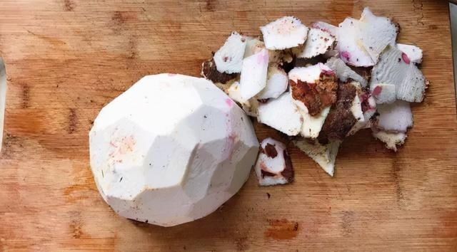 这碗香芋扣肉煲一出锅，满屋香味太馋人