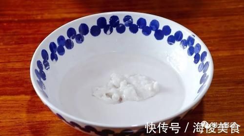 五花肉裹上淀粉糊,加一碗料汁炒,太下饭了,外皮想要更脆有窍门