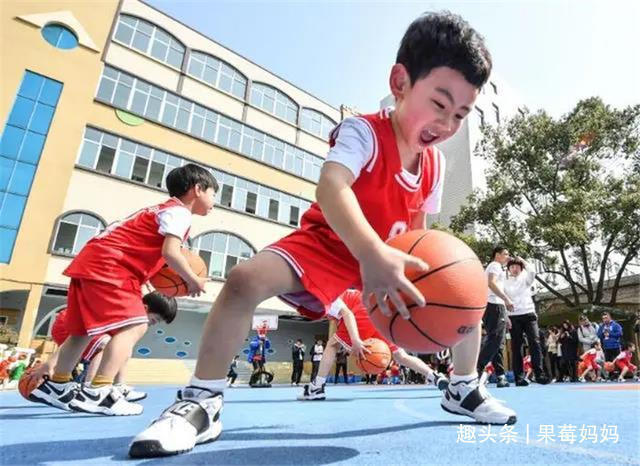 运动|哪些运动最容易毁掉孩子身高,家长要早知道,帮助孩子健康成长