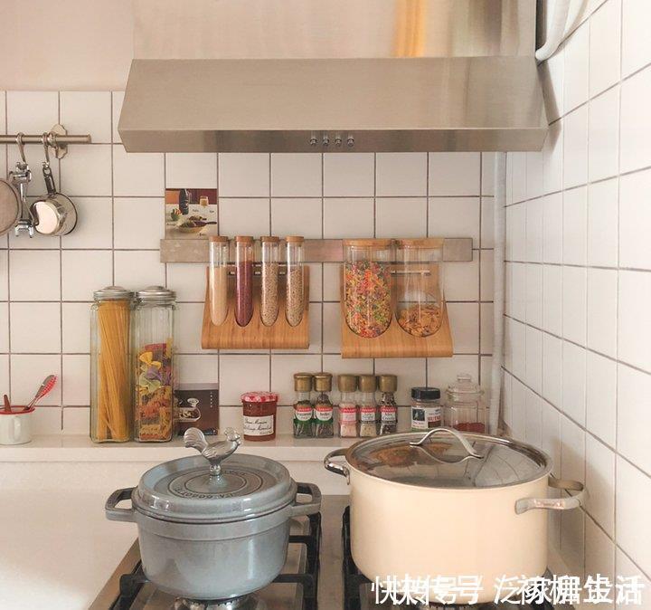 厨房学韩国人,灶台加高10公分,瞬间把台面调料收得一干二净!