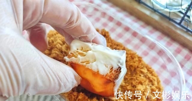 肉松小贝新做法,十分钟搞定,咬上一口,那叫一个香,完全没难度