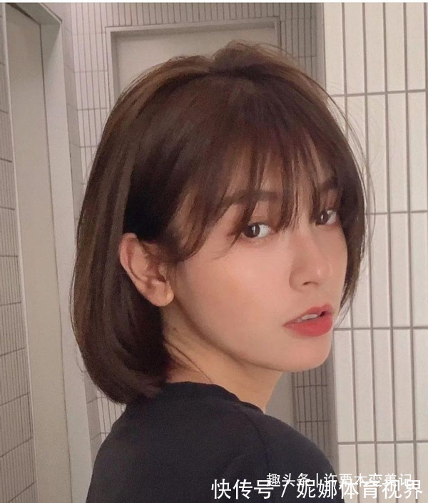 女性 女人过了50岁,尽量避开这3种发型,尤其是第2种,又老又土气