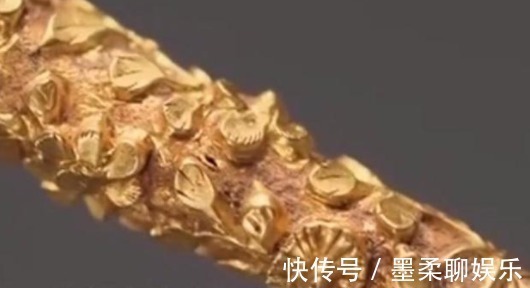 定情信物$美女手拿“金箍棒”来鉴宝,研究过后拆成两段,估价激动