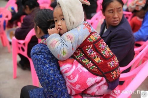 手眼|从小“吸手指”和“不吸手指”的宝宝,长大后,有这些明显的差距