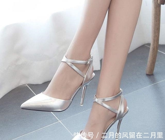 我和春天有个约会,尖头细高跟鞋打造你脚尖上的春天