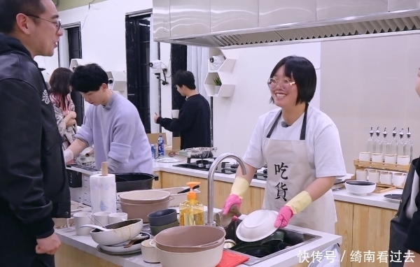 教学 《桃花坞》李雪琴洗碗2小时,舒淇怕她洗不干净,现场教学引争议