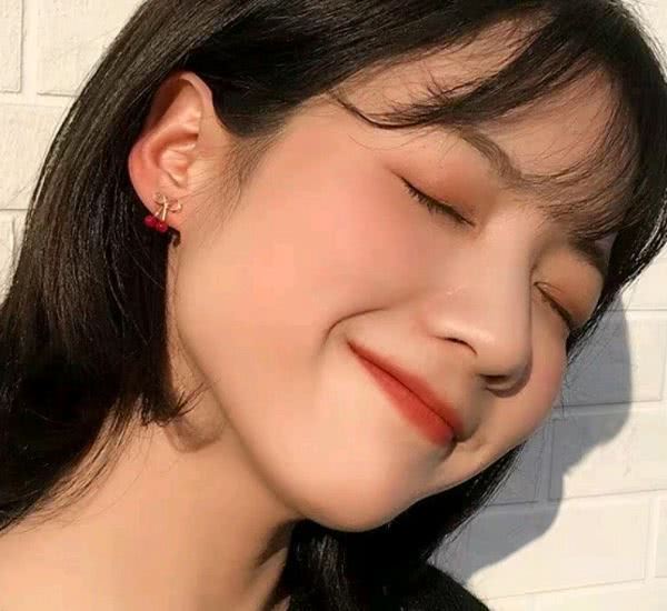 脸型|3种脸型的女生,不要选择留刘海,显老不止十岁