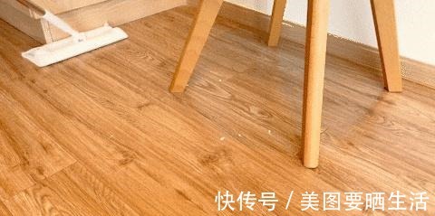 地面毛絮灰尘多偷学家政一招，地板锃亮！