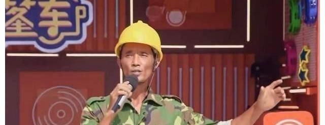建筑工人第一次上电视唱歌,一开嗓观众惊艳!网友:又一个大衣哥