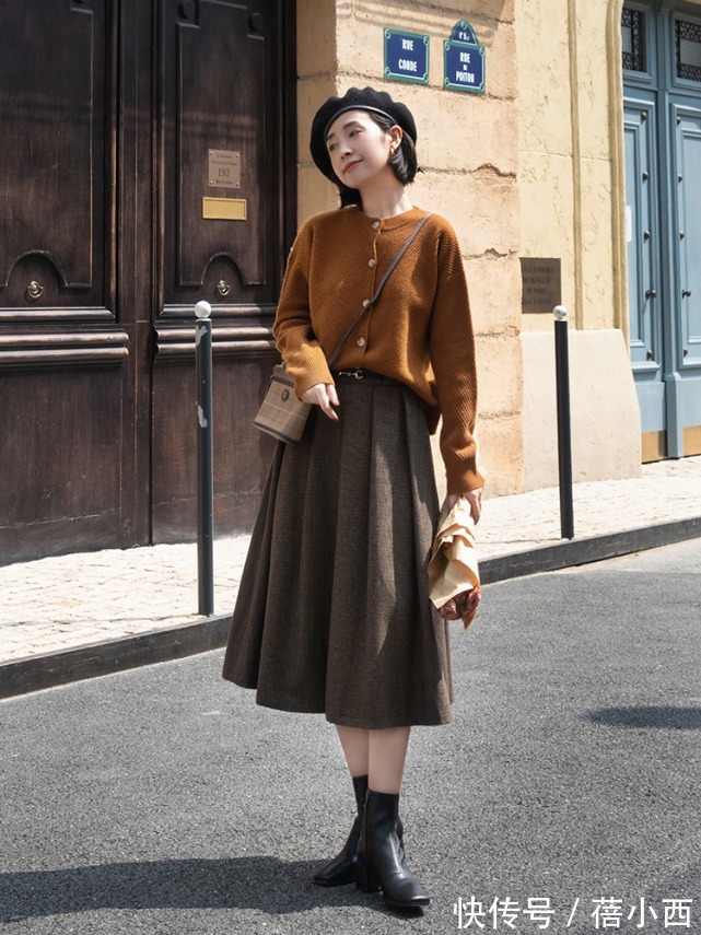 搭配|今年建议多穿“半身裙”,搭配针织衫、西装、大衣,保暖又时髦