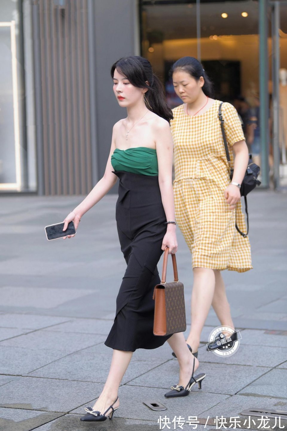 连衣裙 随性自然的连衣裙穿搭富有时尚感,休闲百搭又耐看,看着难受