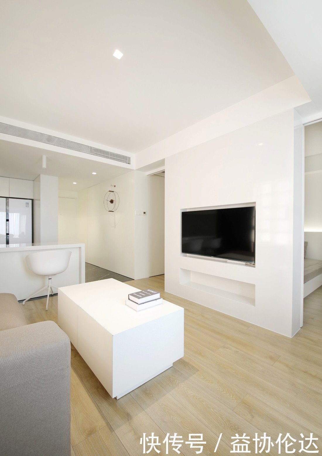 电视墙|看了她的46㎡小窝,头一回见卧室装两个门,美观又实用,很聪明