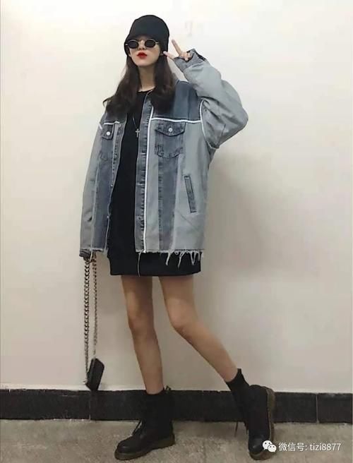 春天黑色马丁靴怎么搭配衣服好看