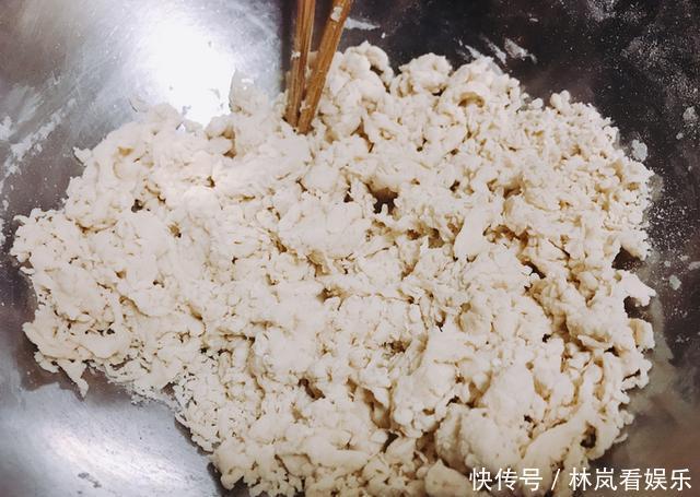 有个|为什么饭店的疙瘩汤,大小均匀又好喝,原来有个小妙招,简单学会