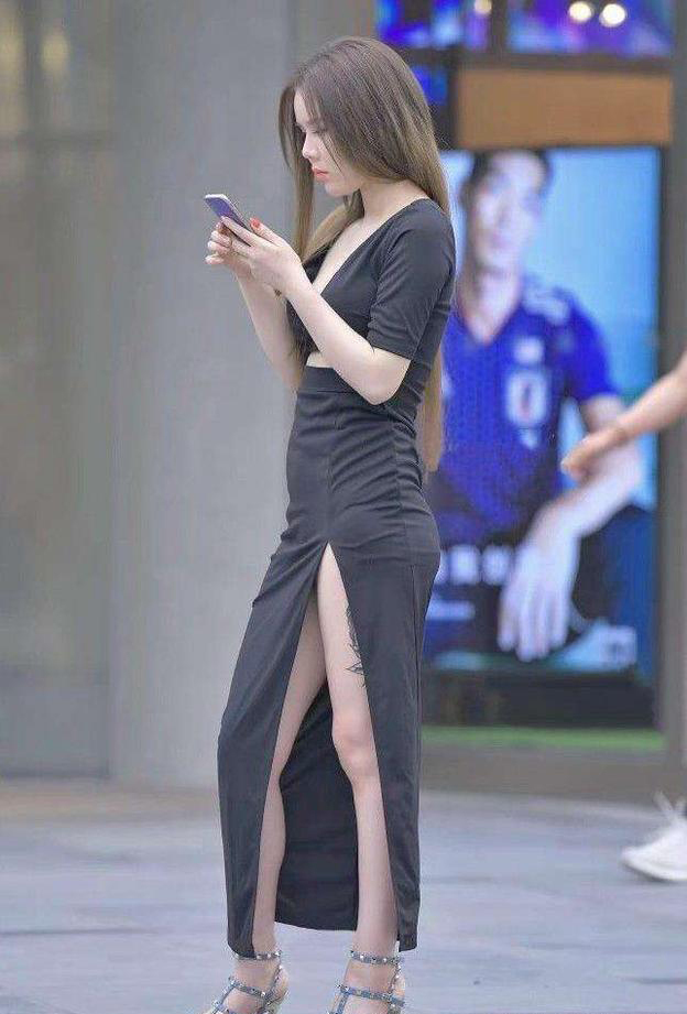 街拍：青春有活力的美女，长相靓丽气质不错，真的吸引眼球