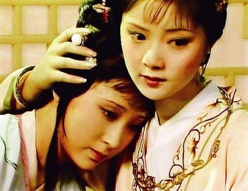 薛宝钗是群芳之冠,但迎春评价黛玉的3字,却说明她这点输给黛玉
