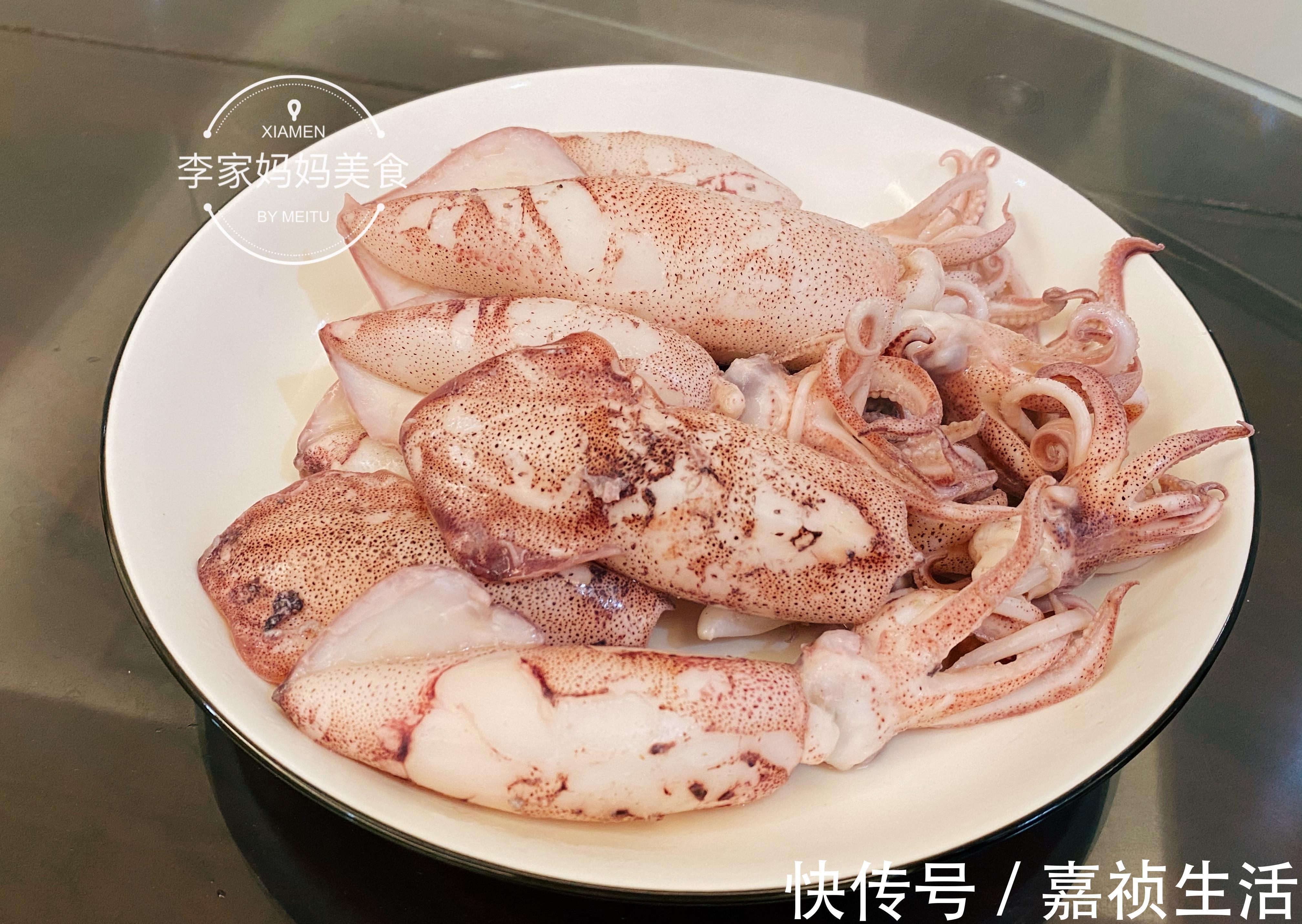 炖鱼汤|晒晒婆婆做的晚餐，3菜1汤花了200元，网友却说：没有硬菜