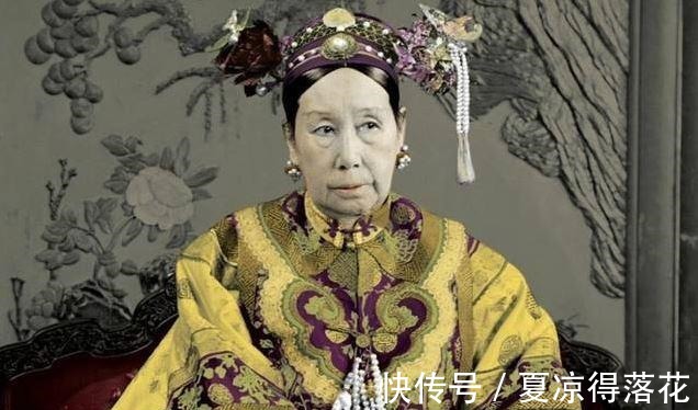 那英本出道專門翻唱 第一個(gè)藝名俗到不行。為什么還說刀郎的歌是農(nóng)民唱的