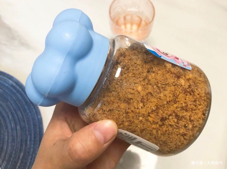 花生糯米糍，我家隔三差五吃一次，做法简单，老少皆宜