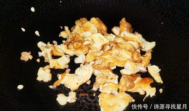 别错过|冬季,遇到此菜别错过,简单一炒就上桌,好吃又营养,成本才2元