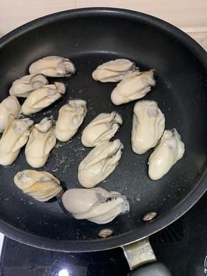 黑胡椒碎|煮饭婆秒变星厨，蒜香黑椒煎生蚝