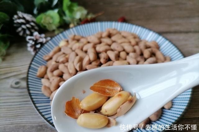 五香花生米|花生米别再油炸了，试试五香花生米，香酥可口不油腻，可当小零食！