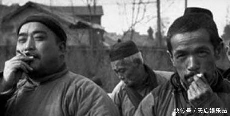 打倒|红色特工被老农打倒在地,尽消日寇怀疑,后来两人成为“好朋友”