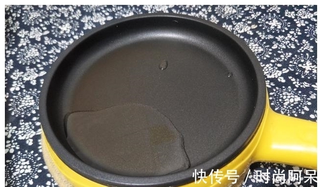 小技巧|炒菜油老往外崩怎么办?教你1个小技巧,再也不怕炒菜崩油了