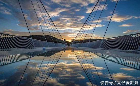 如今|曾是世界最长玻璃桥，一年前关门欠下17亿，如今现状如何