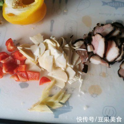 饭店的香蒜炒腊肉为什么那么好吃，主要是多了这一步