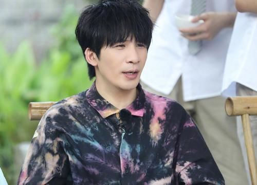 袁成杰|大张伟萌生去意？被曝辞去《天天向上》主持人，频繁翻车易被殃及