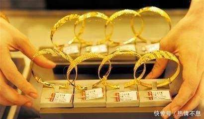 内幕|买金手镯“克数”越大越好?老师傅透露3条“内幕”,后悔挑重的