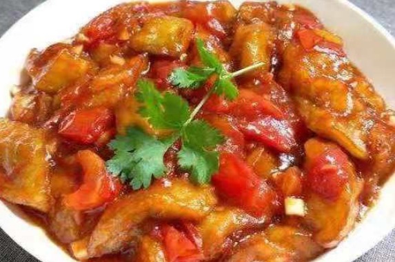 番茄别再炒蛋了,天冷搭配此物,不仅营养美味,还能软化血管