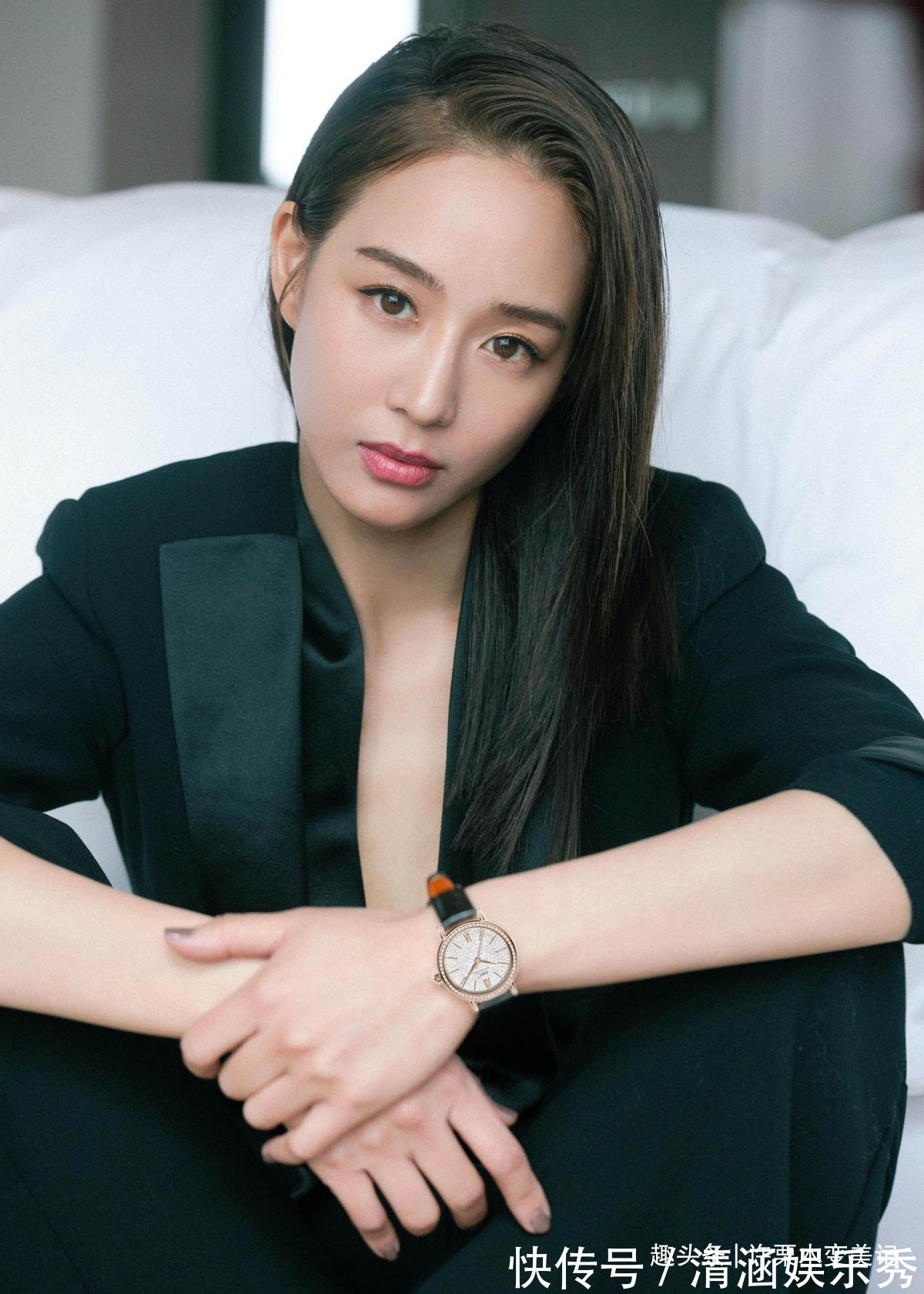 手表!女人带手表应该戴“左手”还是“右手”?看完就懂了,戴错很尴尬