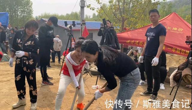 光明顶|拉面哥传奇（32）光明顶改造工程进度很快，人多力量大