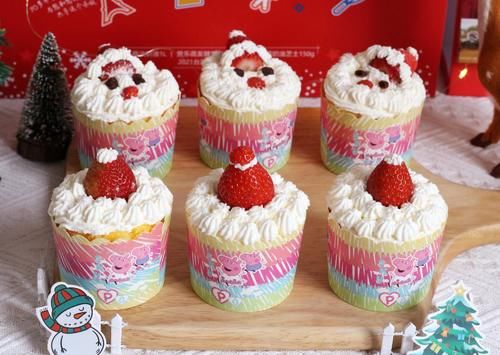 儿子请同学来做客，我用4个鸡蛋做10个小蛋糕，孩子们超爱吃