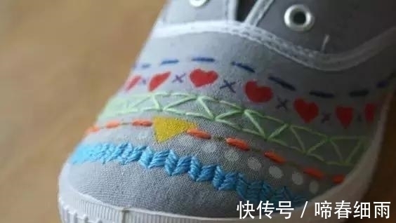 diy 小白鞋穿腻了?试下刺绣后的小白鞋,一样穿出“花”样!附教程