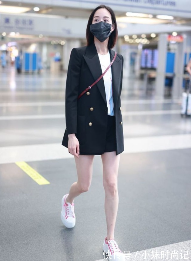 素颜 张钧甯颜值真抗打,纯素颜皮肤紧致无皱纹,38岁嫩似女大学生