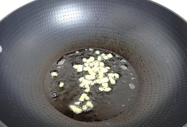 营养|这道小炒,材料普通又便宜,结合起来味道清香鲜美,营养丰富全面