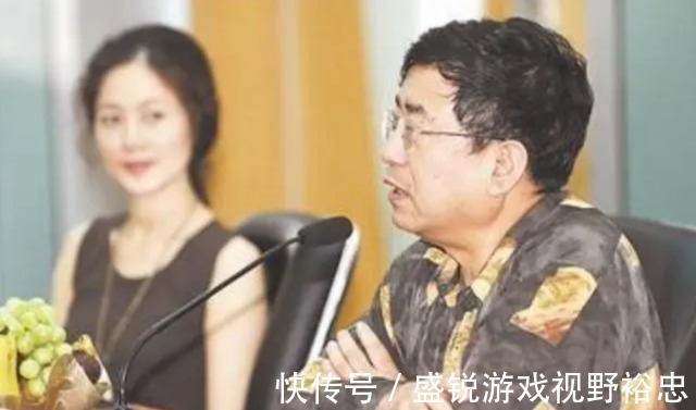 棉纺厂@余秋雨靠妻子寄打工费生活,成名后却抛弃妻子,娶“唐僧母亲”